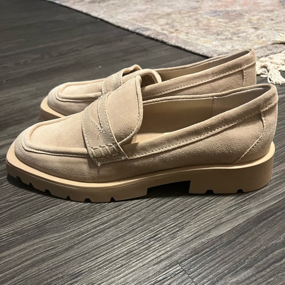 Dolce Vita Elias Flats Loafers NWOT Sand Dune - Picture 6 of 8